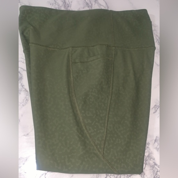 OLD NAVY GO DRY LEGGING - Picture 6 of 8